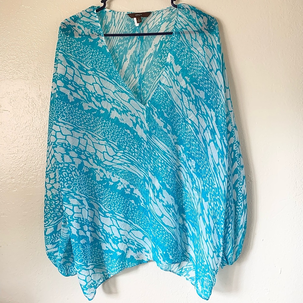 Single Turquoise and White Tunic Size Small - Picture 2 of 5